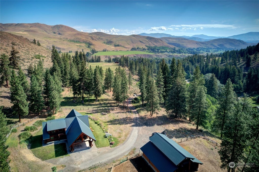 19 Poorman Creek Cut-Off Road Methow Valley Home Listings - North Cascade Land & Home Company Real Estate