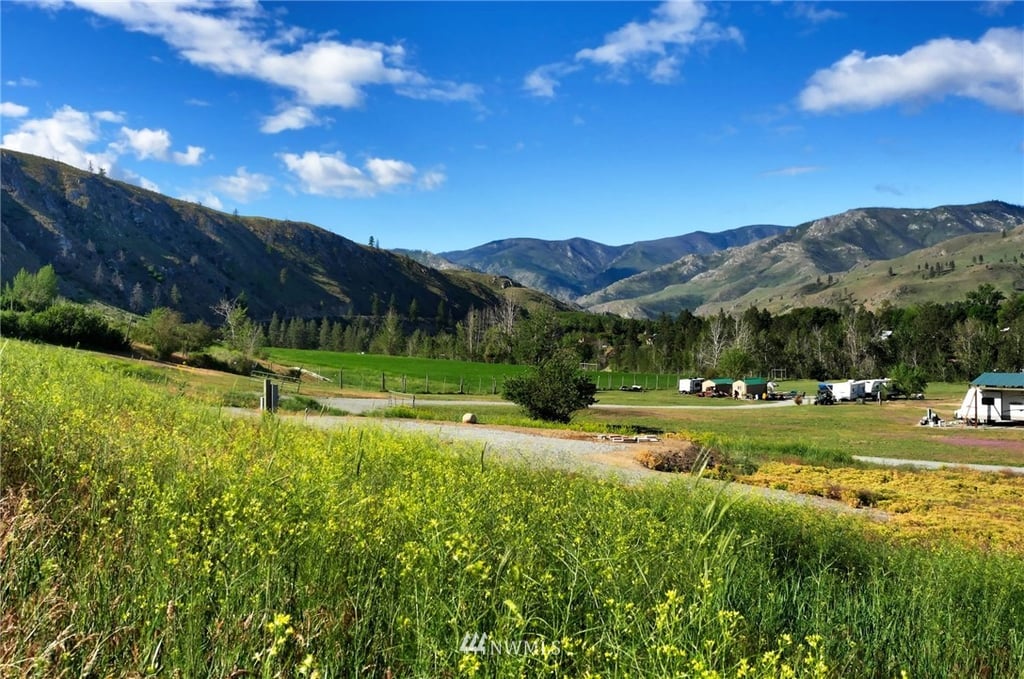 7 Lightening Place Methow Valley Home Listings - North Cascade Land & Home Company Real Estate