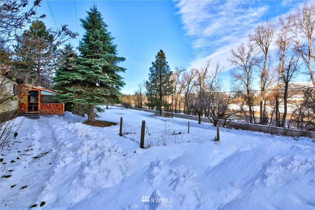 877 D Twisp-Carlton Road Methow Valley Home Listings - North Cascade Land & Home Company Real Estate